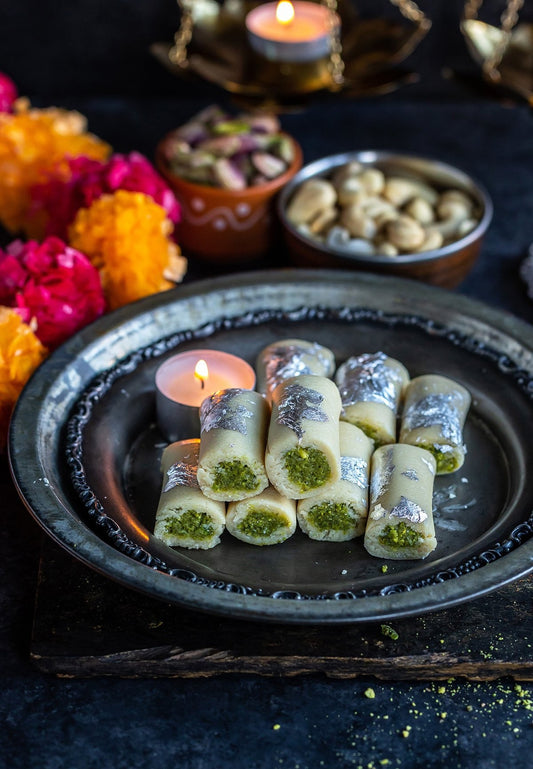 Khoya Pista Roll
